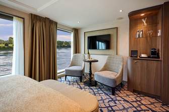 Viva Cruises VIVA RUBY Suite 2 ©Viva Cruises.jpg